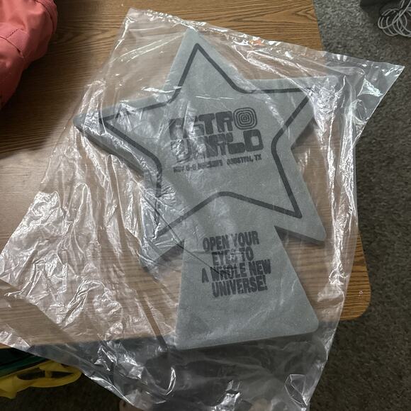 Astro World Foam souvenir - Picture 2 of 4